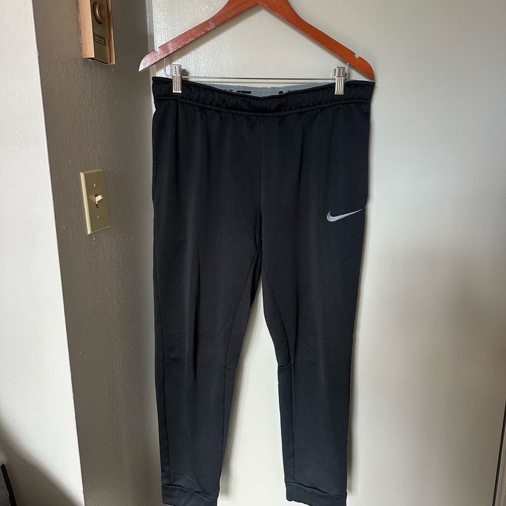 Nike Black Straight Leg Fleece-lined Sweatpants